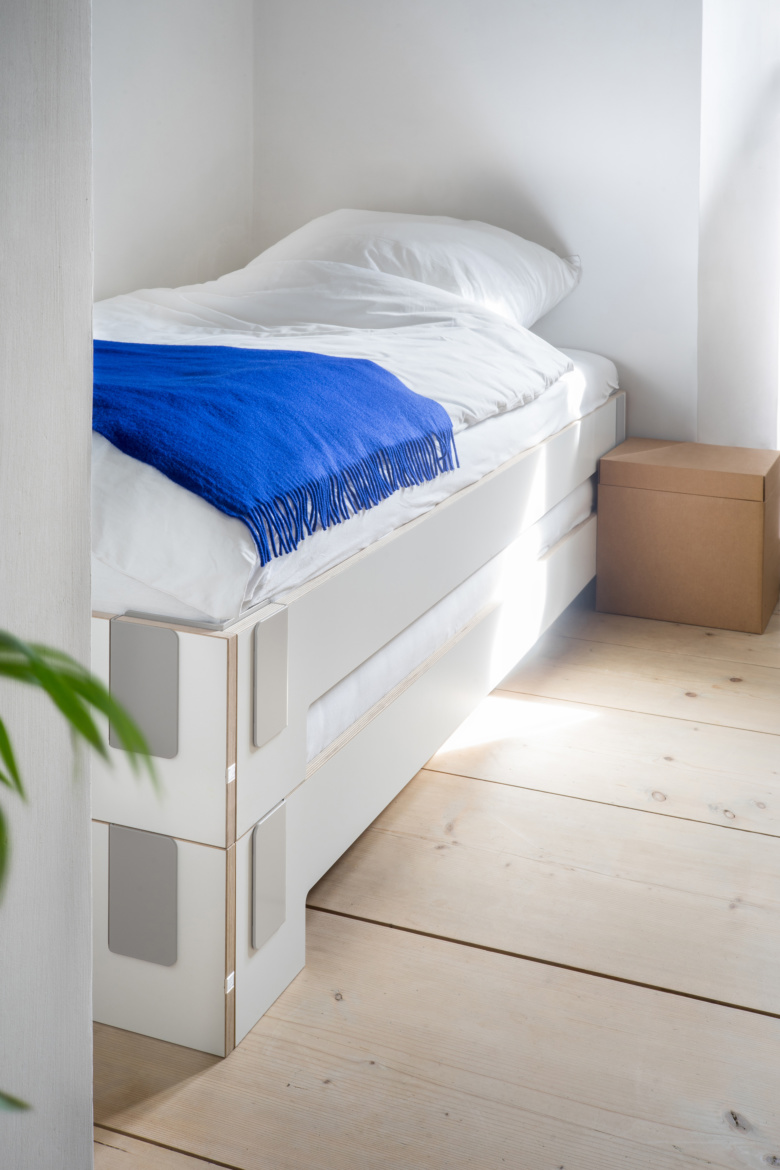 Tagedieb Stacking Bed