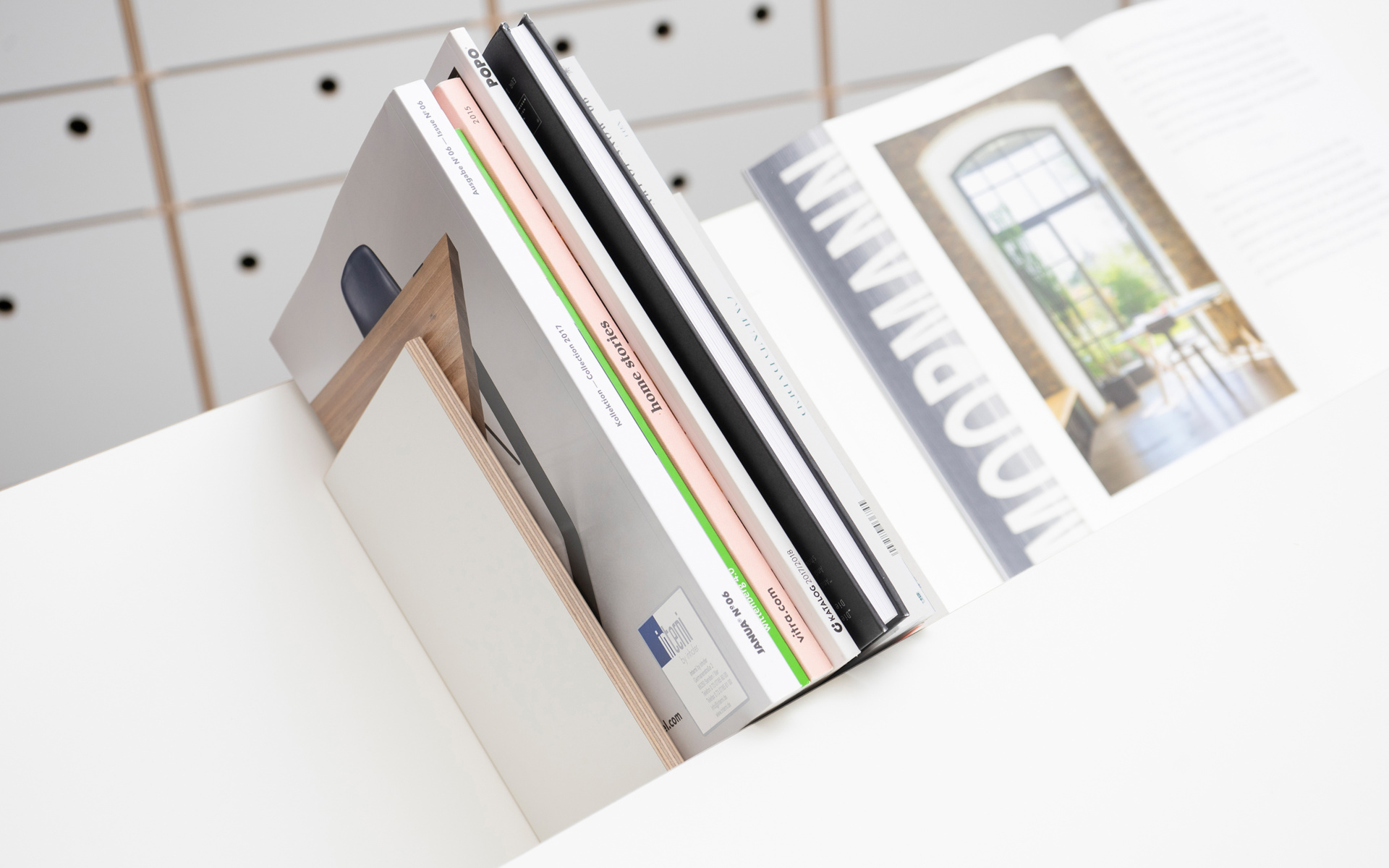 Kant Bookend